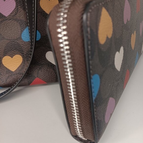 COACH GALLERY TOTE SIGNATURE CANVAS HEART PRINT W/ MATCHING WALLET - Picture 14 of 15